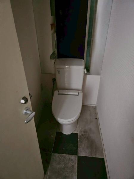 彦根市平田町の住宅付店舗(建物一部)のトイレ画像