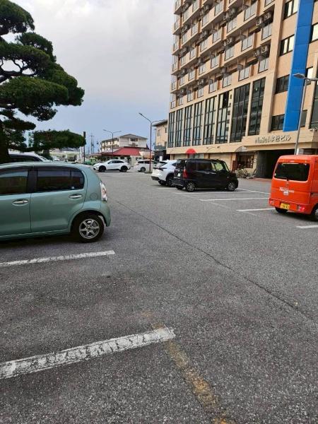 彦根市平田町の店舗(建物一部)の駐車場画像