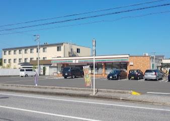 彦根市平田町の倉庫のコンビニ画像