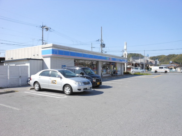 ラポー芹川のコンビニ画像