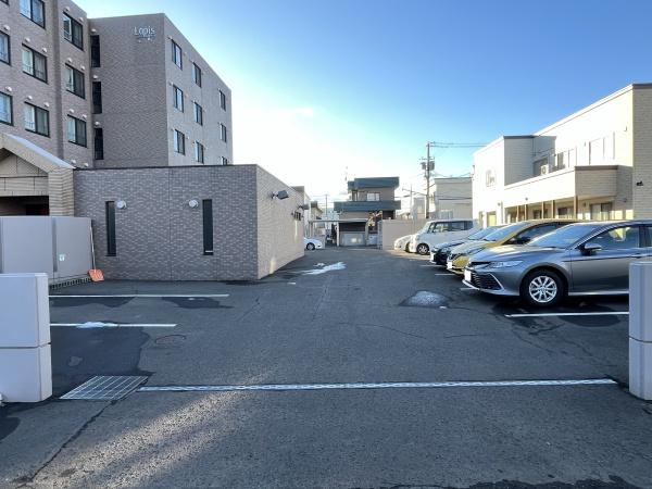 ラピスガーデン元町の駐車場画像