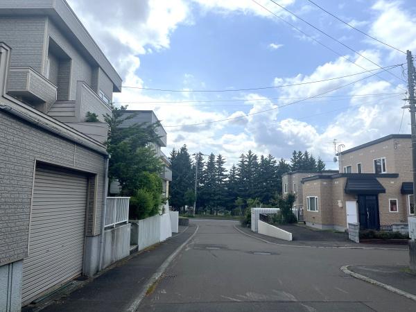 上野幌２条１丁目・戸建の前面道路含む現地写真画像