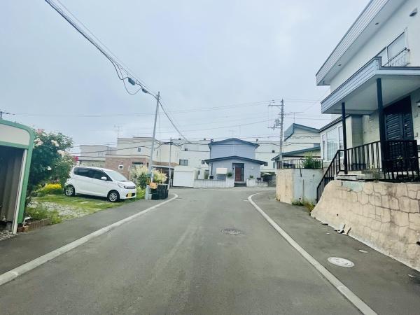 西岡５条１１丁目・古屋付土地の前面道路含む現地写真画像