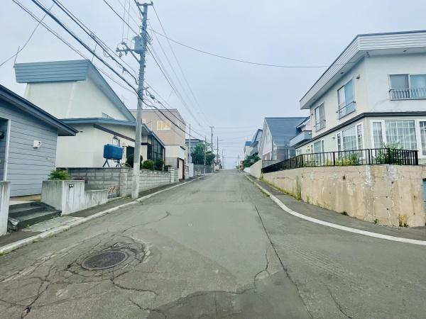 西岡５条１１丁目・古屋付土地の前面道路含む現地写真画像