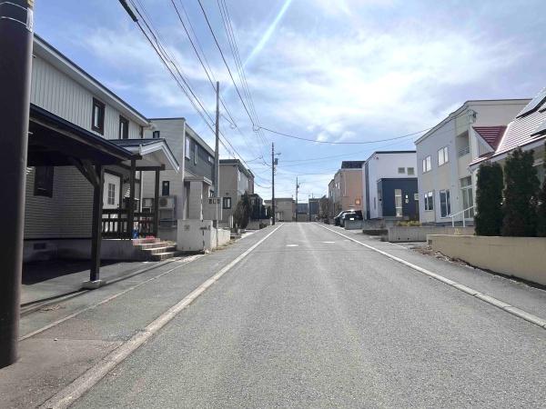 清田１０条３丁目・戸建の前面道路含む現地写真画像