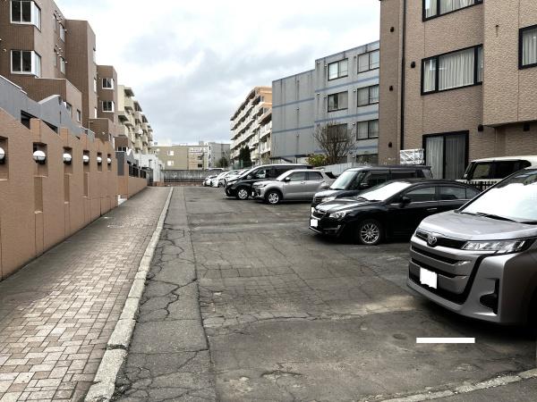 リーベスト月寒西の駐車場画像
