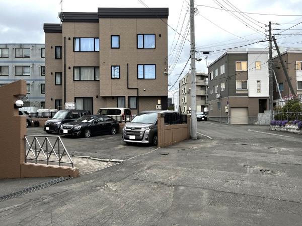 リーベスト月寒西の駐車場画像