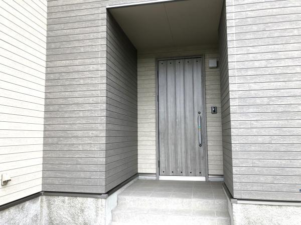 篠路３条８丁目・新築戸建③号棟の玄関画像
