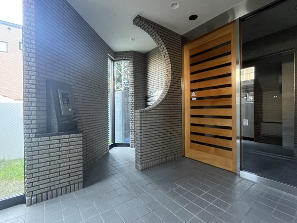 ラピスガーデン新川のエントランス画像