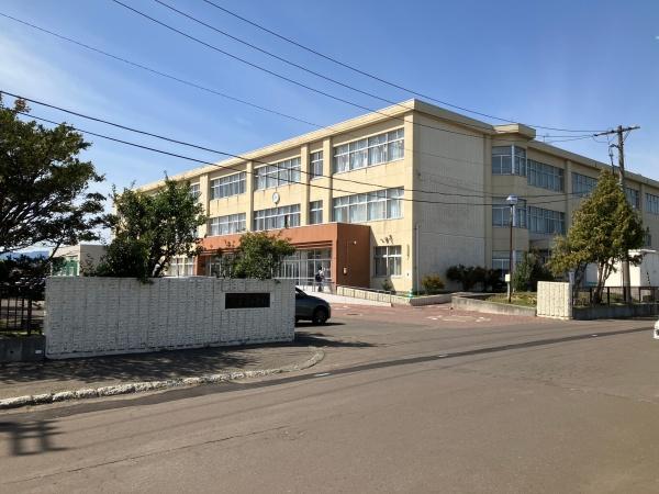 北丘珠２条１丁目・戸建の中学校画像