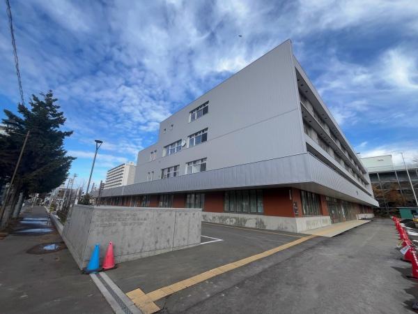 モン・レーブ新道東イーストタワーの小学校画像