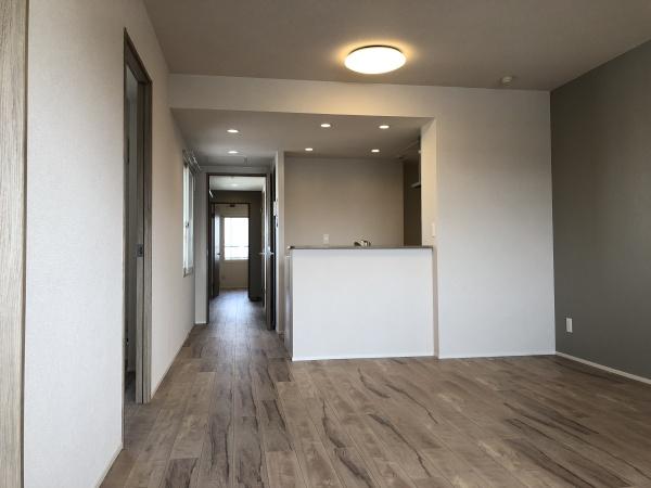 ハウスオブリザ伏古のリビング画像