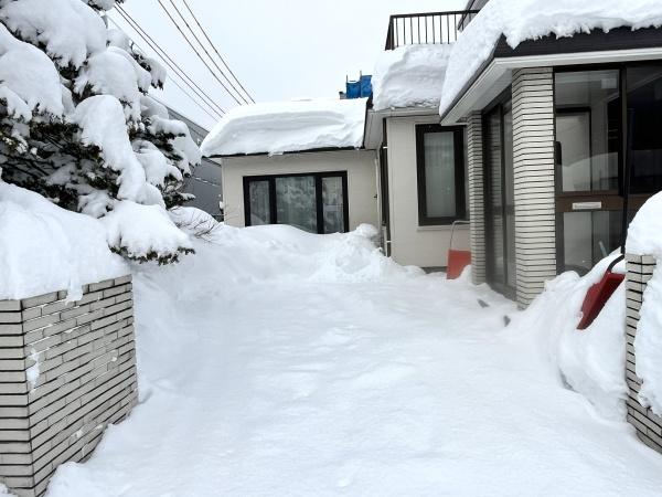 八軒9西10・戸建の駐車場画像