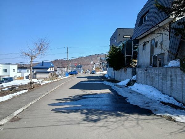 札幌市南区藤野六条4丁目の土地の前面道路含む現地写真画像