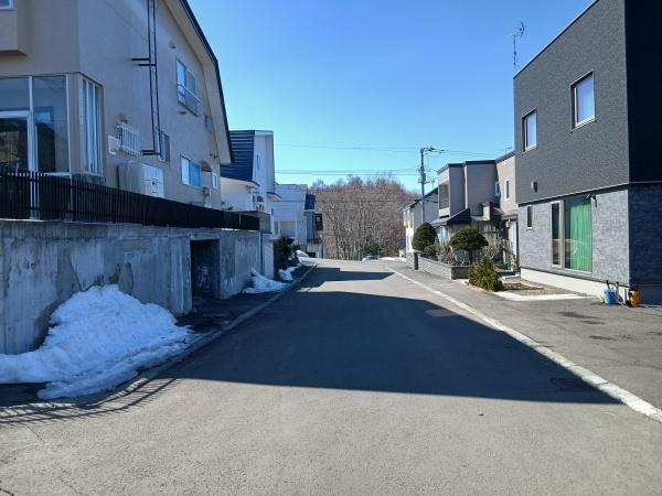 札幌市南区藤野六条4丁目の土地の前面道路含む現地写真画像