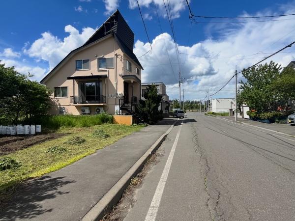 東米里2124-58・土地の前面道路含む現地写真画像