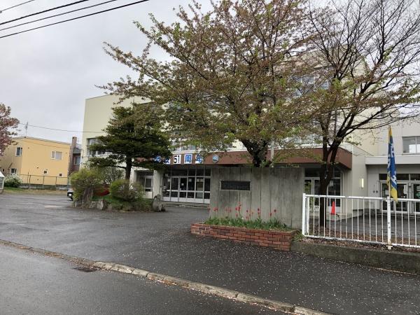 エクセルシオール南郷南の小学校画像