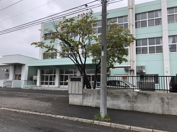 エクセルシオール南郷南の中学校画像