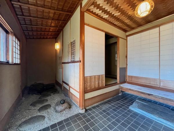 福住2-7・戸建の玄関画像