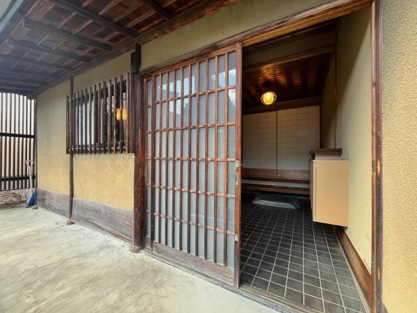 福住2-7・戸建の玄関画像