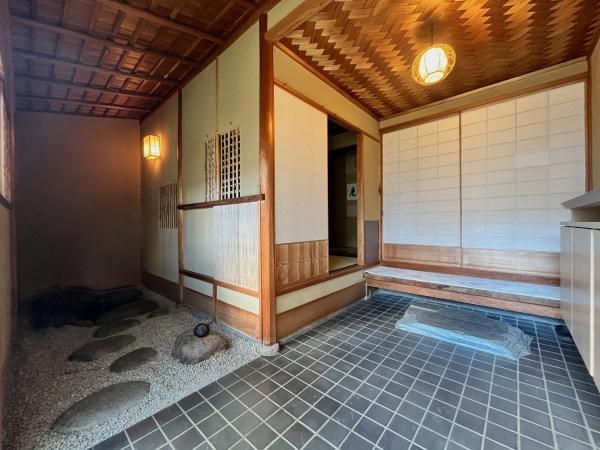 福住2-7・戸建の玄関画像
