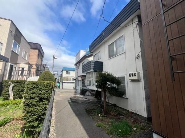 月寒東2-5・戸建の前面道路含む現地写真画像