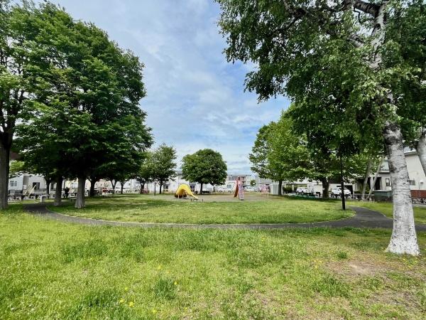 月寒東3条6丁目・戸建の公園画像
