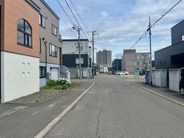 月寒東3条6丁目・戸建の前面道路含む現地写真画像