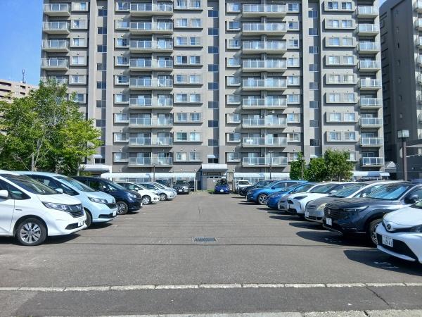 琴似四条シティハウスAの駐車場画像