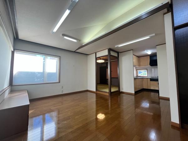 西野4条7丁目 リフォーム履歴のある戸建のリビング画像