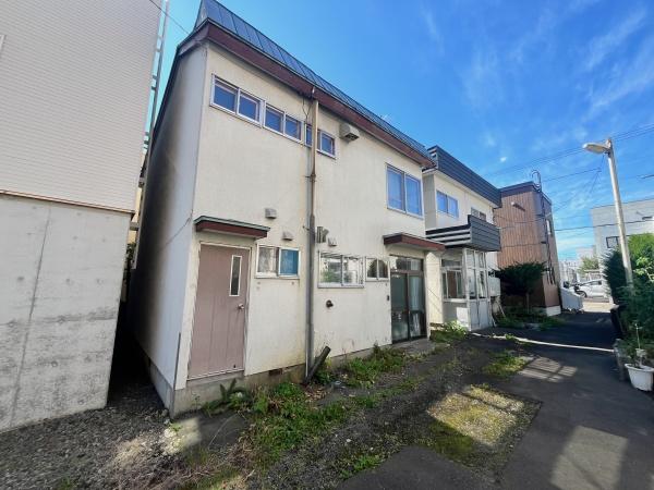 月寒東2条5丁目・土地（建築条件なし）の前面道路含む現地写真画像