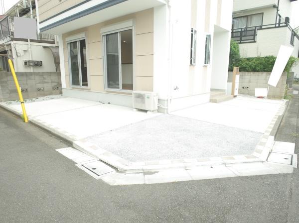 小平市上水新町３丁目の中古一戸建の駐車場画像
