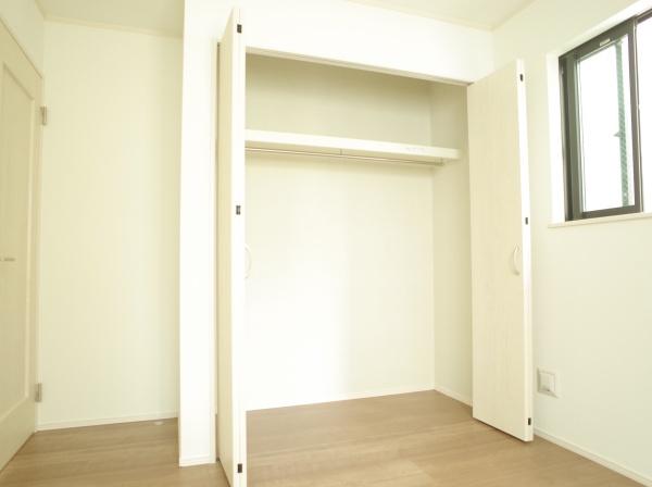 小平市学園西町１丁目の新築一戸建の収納画像