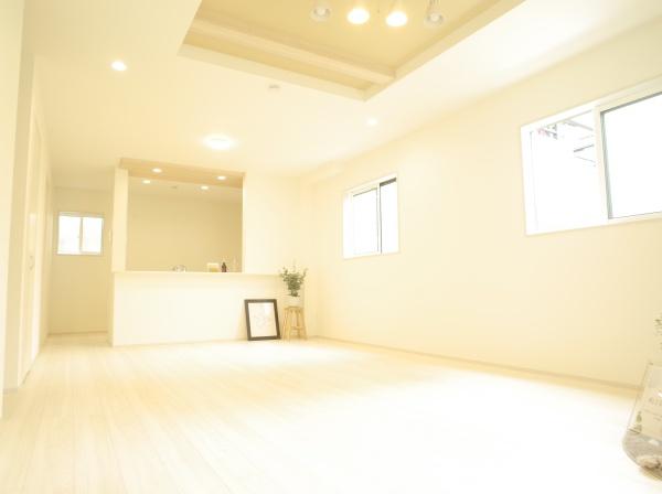 東村山市富士見町３丁目の新築一戸建のリビング画像
