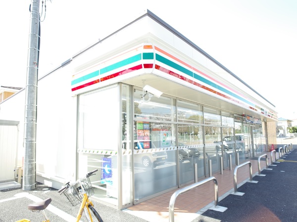 小平市小川東町５丁目の新築一戸建のコンビニ画像