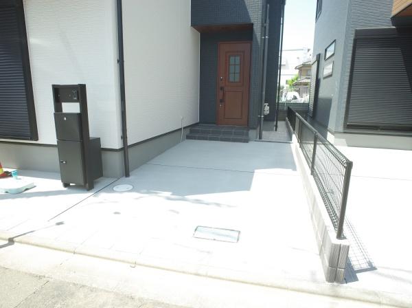 小平市小川東町５丁目の新築一戸建の駐車場画像