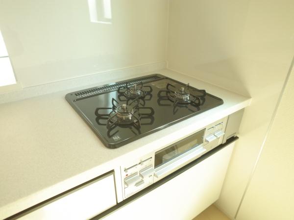 小平市小川東町５丁目の新築一戸建のキッチン画像