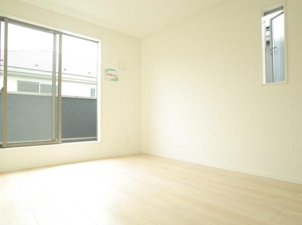 小平市上水新町２丁目の新築一戸建の洋室画像