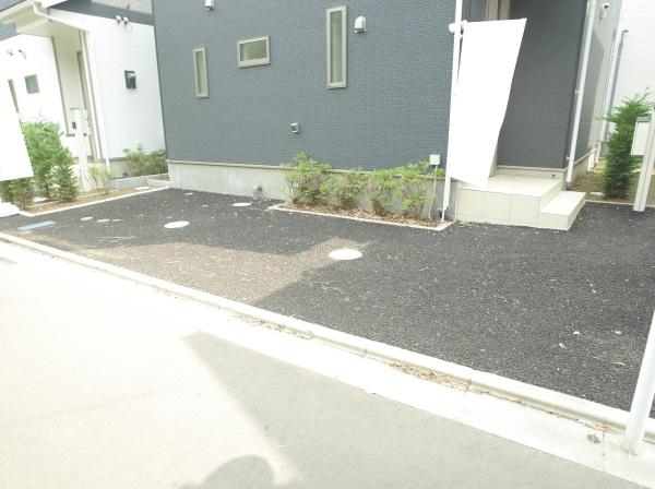 小平市上水新町２丁目の新築一戸建の駐車場画像