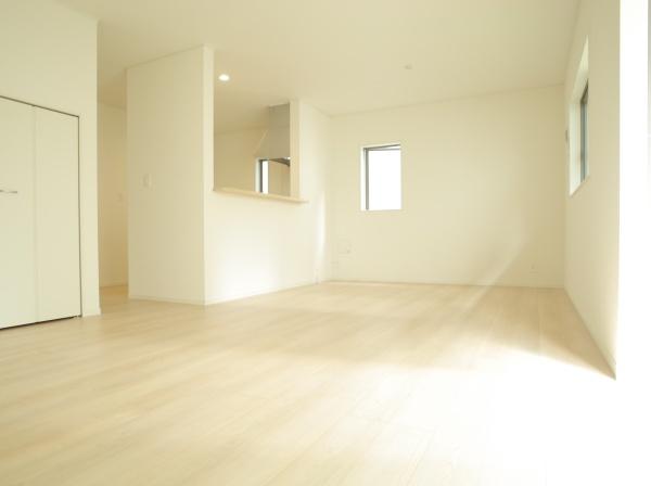 小平市上水新町２丁目の新築一戸建のリビング画像