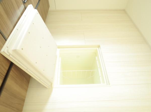 小平市仲町の新築一戸建のキッチン画像