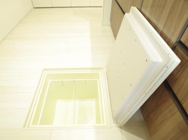 小平市仲町の新築一戸建のキッチン画像