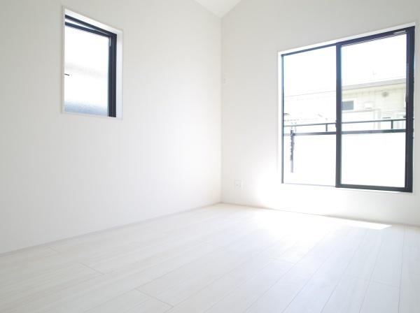 小平市仲町の新築一戸建の洋室画像