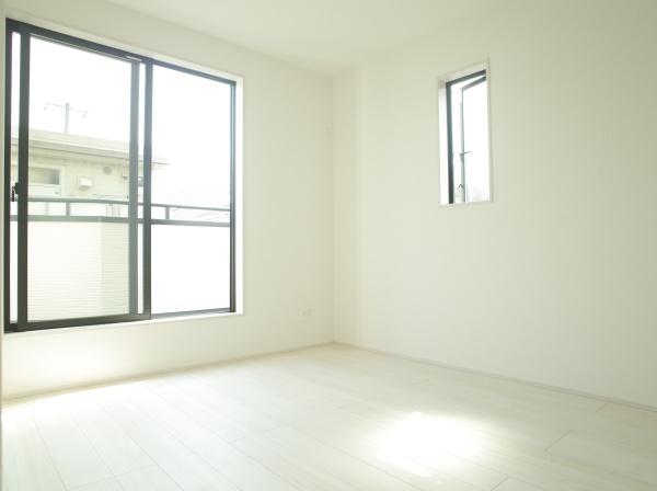 小平市仲町の新築一戸建の洋室画像
