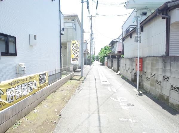 小平市仲町の新築一戸建の前面道路含む現地写真画像