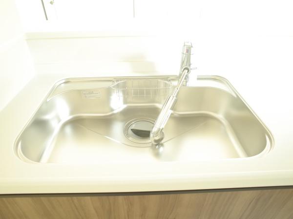小平市仲町の新築一戸建のキッチン画像