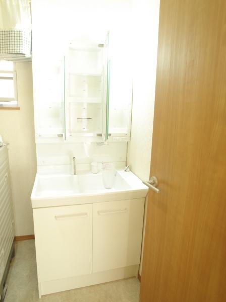 小平市小川町１丁目の中古一戸建の洗面台・洗面所画像