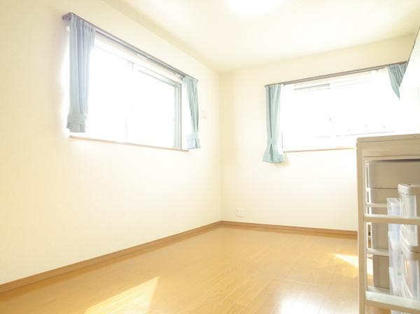 小平市小川町１丁目の中古一戸建の洋室画像