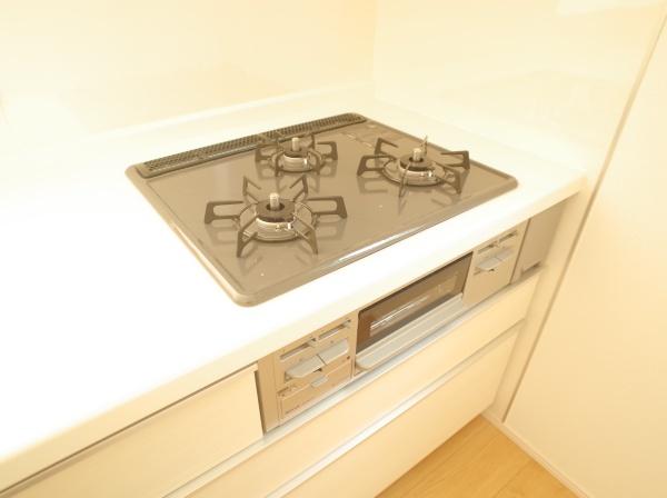 小平市小川東町の新築一戸建のキッチン画像