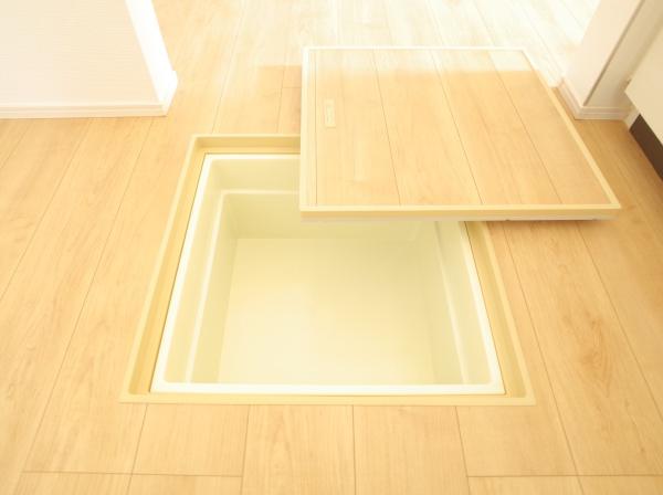 小平市小川東町の新築一戸建のキッチン画像